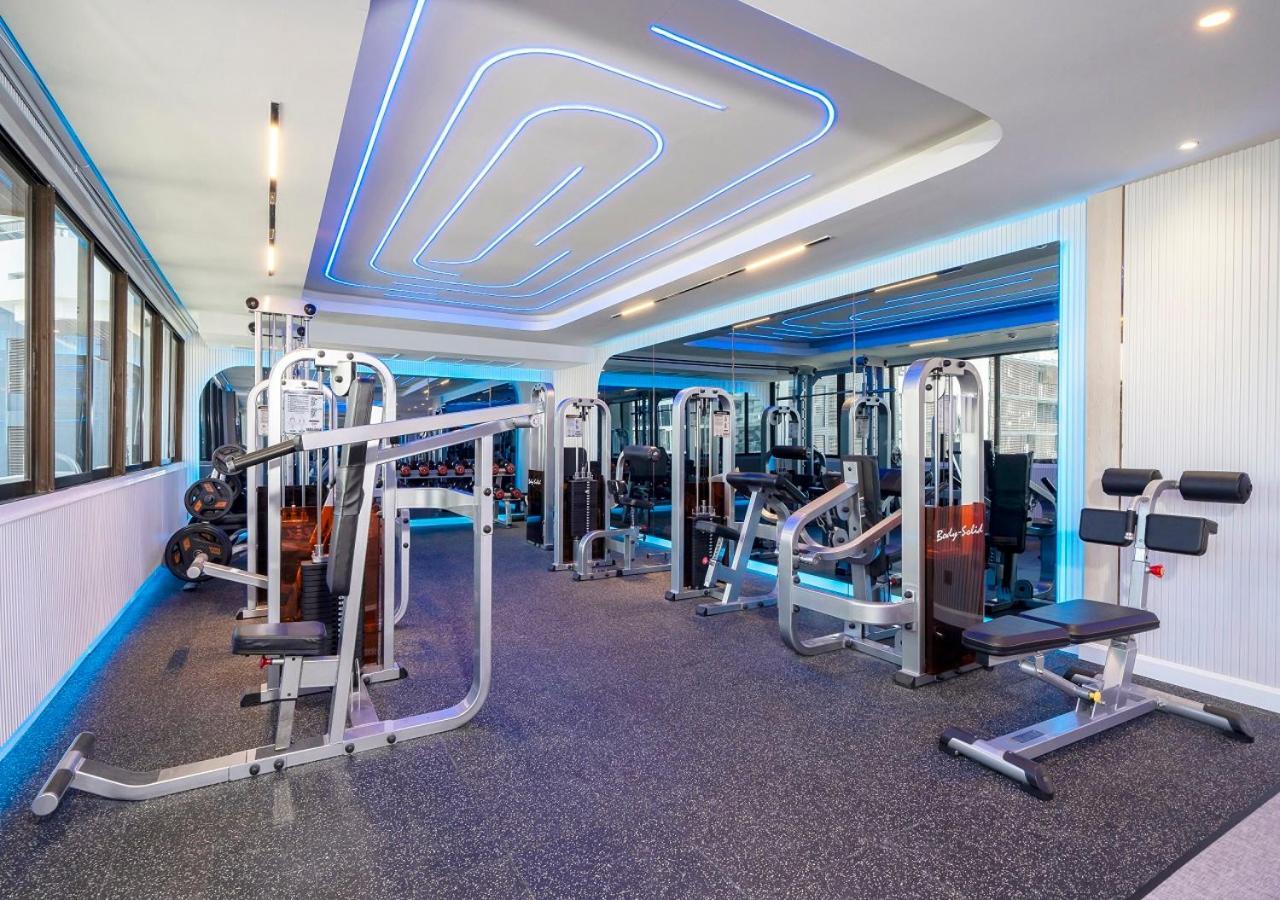 Отель Centre Point Sukhumvit 10 Бангкок Экстерьер фото