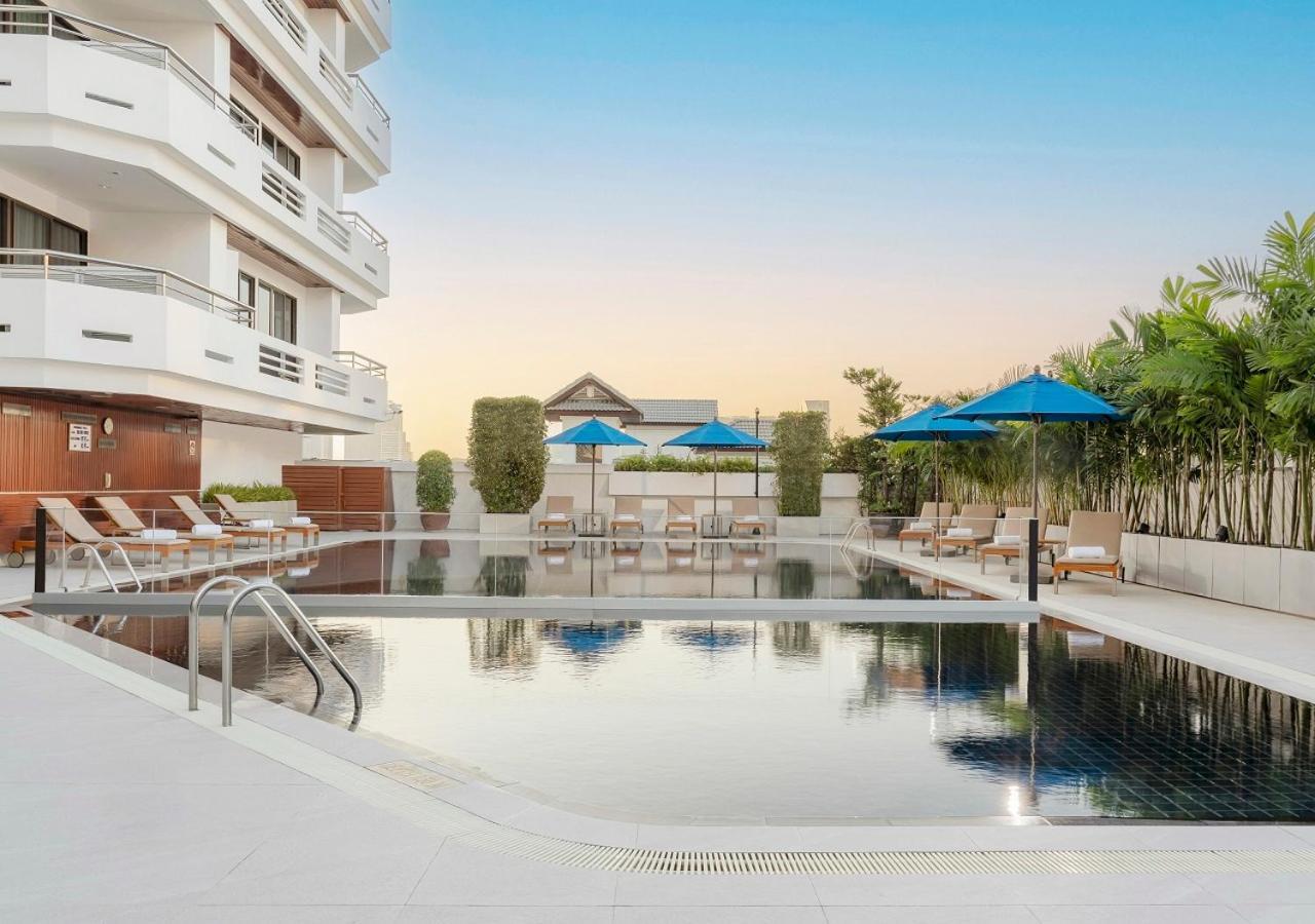 Отель Centre Point Sukhumvit 10 Бангкок Экстерьер фото